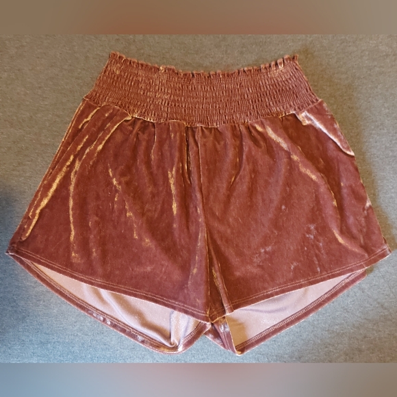 Pink shirt and short set - Picture 6 of 8